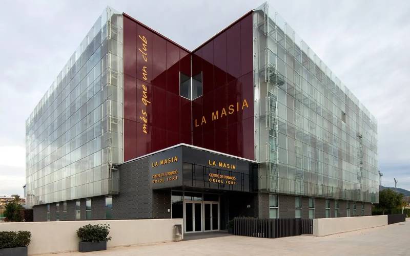 Hành trình La Masia: Truyền thống kết hợp đổi mới